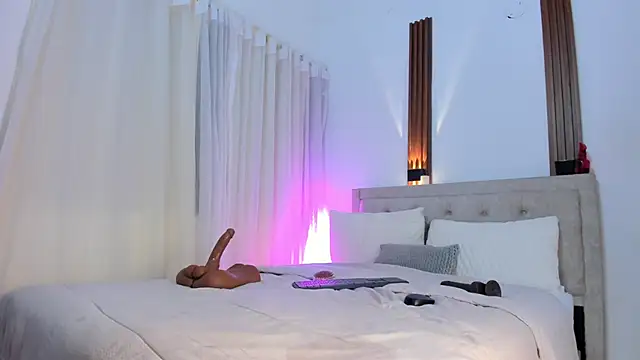 KatieBoison Adlı Modelin Canlı XXX Sohbeti