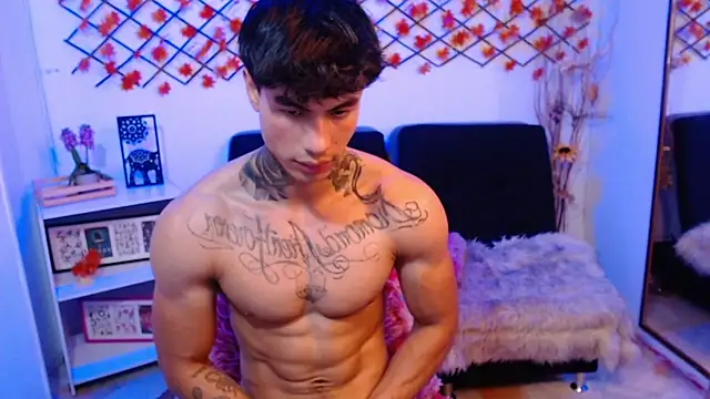 XXX chat uživo modela IanWest_
