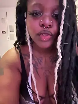 Nyla_xoxのライブXXXチャット