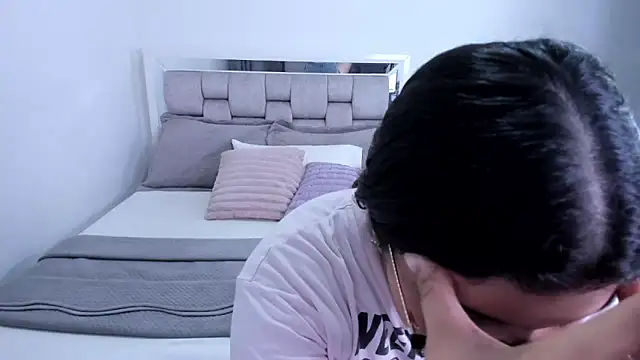 Camilaa_bueno's Live XXX Chat