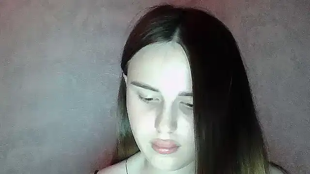 SweetLoraa élő XXX-chatje