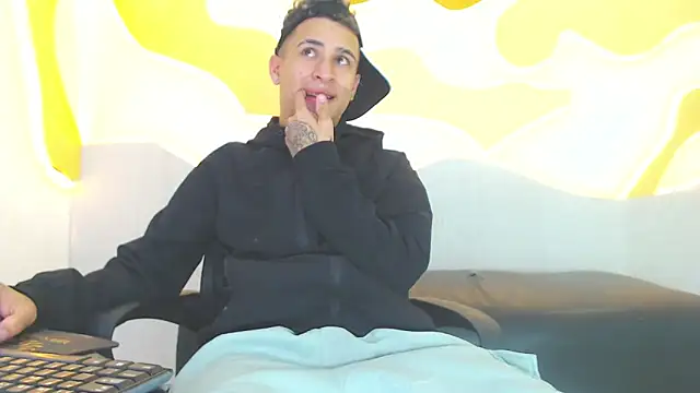 Hollmanhot Show Webcam
