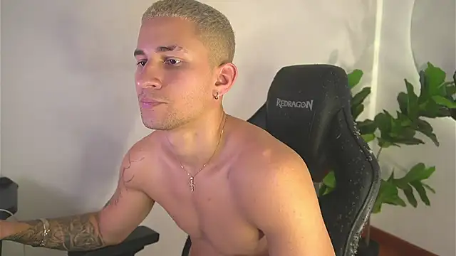 Thin_tommy01 live XXX chat