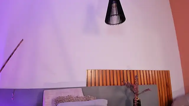 AndraCyruss' Live XXX Chat