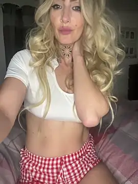 Chatroom XXX en direct de Summerstraight_