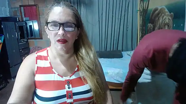 MOTHER_AND_SON09 – Live XXX-chat