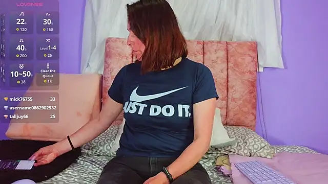 Chat +18 de Ava_Raye ao vivo