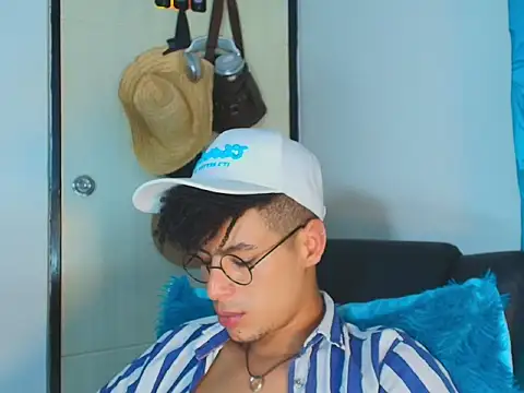 Chat +18 de ThiiagoSaeenz ao vivo