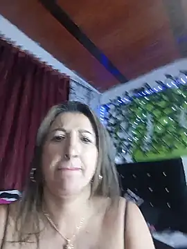 any_mour's Live XXX Chat
