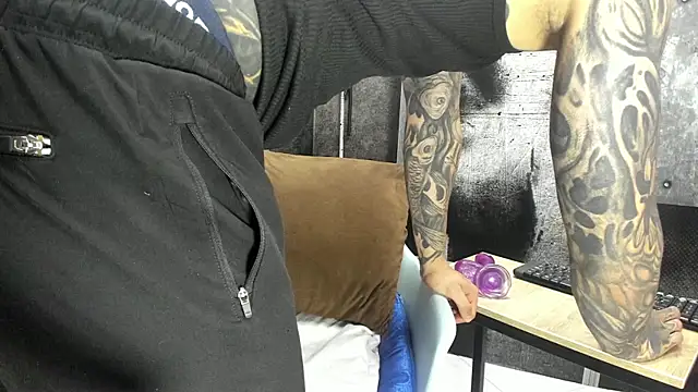 Gury_tattoo's Live XXX Chat