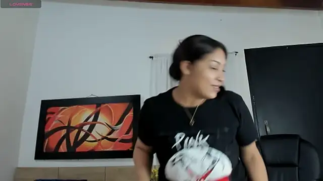 Chat XXX en directo de Lauralove_69