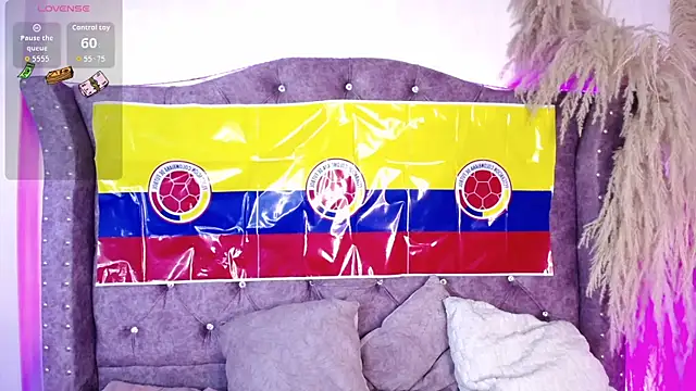 Violet_Collins1: απευθείας συνομιλία ΧΧΧ