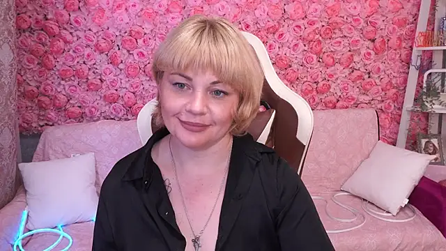 XXX chat uživo modela AmaraNights
