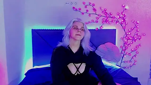 JoannLowe Chat XXX live