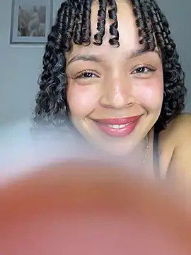 Chatroom XXX en direct de Yasmin777_