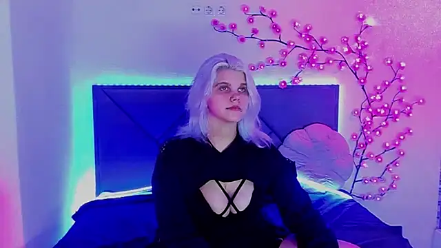 JoannLowe's Live XXX Chat