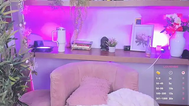 _Lorraine_v Live XXX-Chat