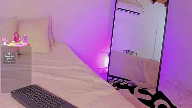 AriaMuse's Live XXX Chat