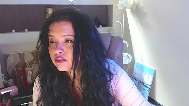 Chat +18 de Malika_uAngel ao vivo