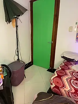 צ'אט XXX בשידור חי של Amarantha_666