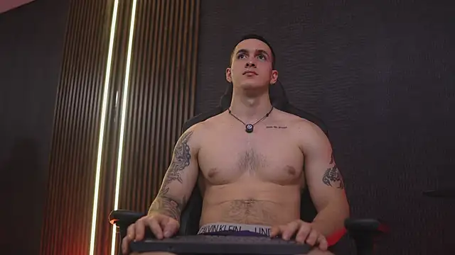 JacksonOlsenn live XXX chat