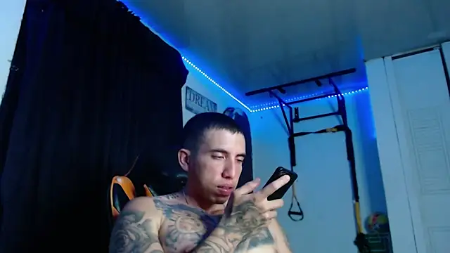 Adam_Hudsond Live XXX-chat