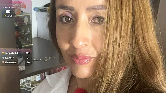 Chat +18 de valeria_teiku ao vivo