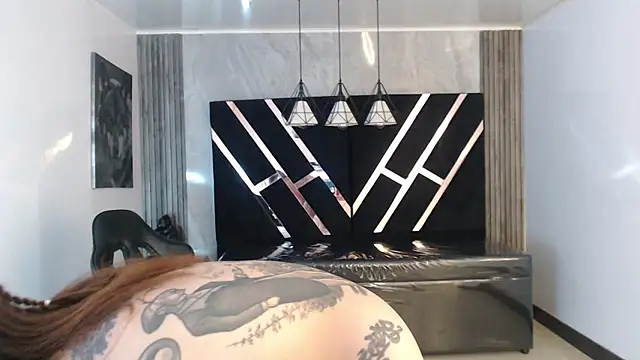 XXX chat uživo modela DamiaOshun_ch