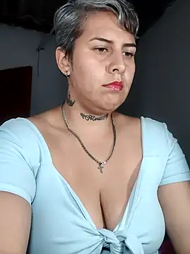 Czat XXX na żywo – Yessi_rousse