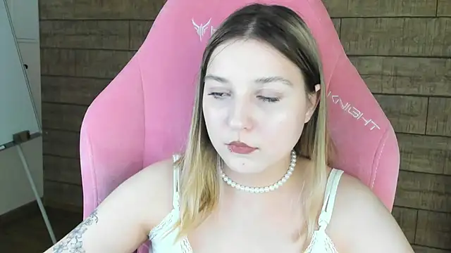 Chatroom XXX en direct de TinnaBurton