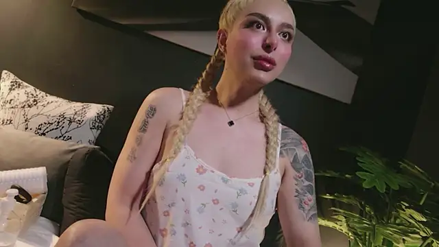 LetisiaRocks Adlı Modelin Canlı XXX Sohbeti