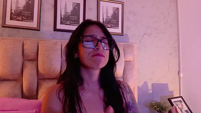 ZarayFeet's Live XXX Chat