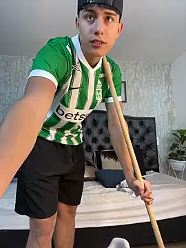 Czat XXX na żywo – Lander_Cruz