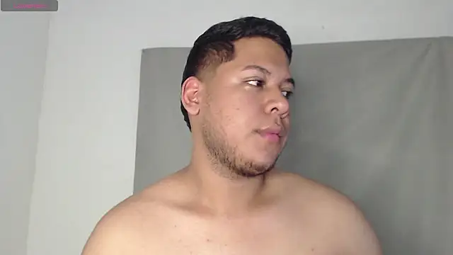 Živý XXX chat nicolas_cr1