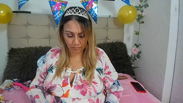 Chat +18 de yayita_mature ao vivo