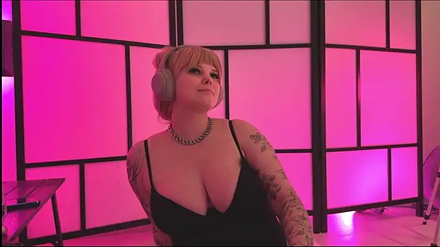 LikaBerry1 Chat XXX live
