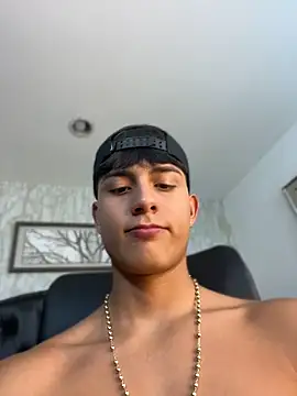 Lander_Cruz Live XXX-Chat