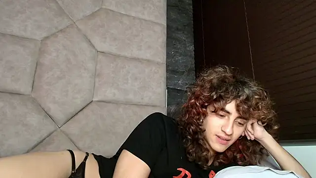 XXX chat uživo modela Divine_____