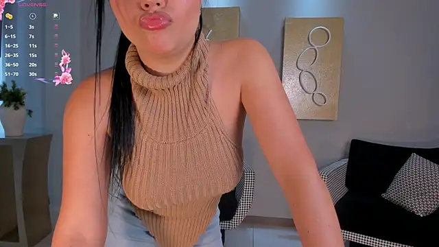 NinaMichelle Adlı Modelin Canlı XXX Sohbeti