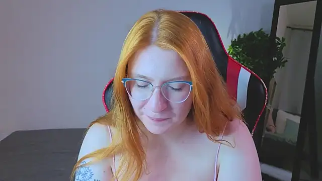 Chatroom XXX en direct de AliceBrightside