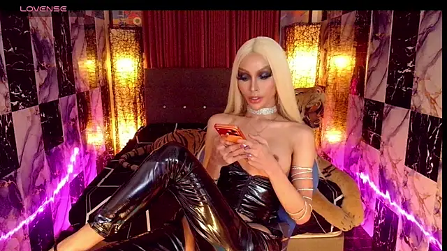 دردشة SeductiveSamanthaTS الجنسية المباشرة