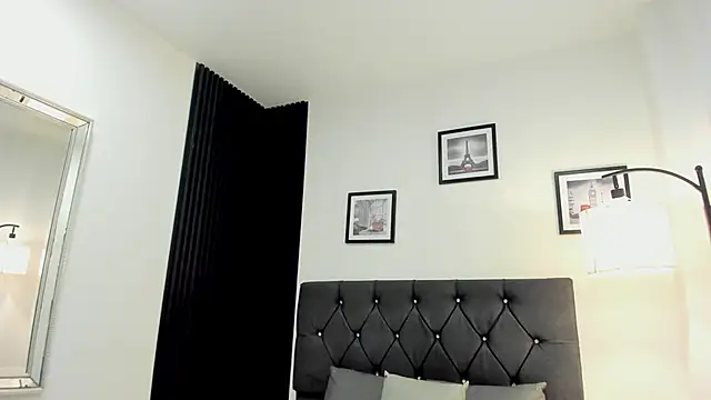 Trinity-presley Adlı Modelin Canlı XXX Sohbeti
