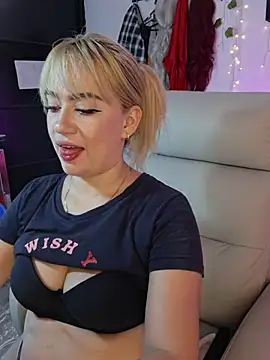 Carolina_2403 – Live XXX-chat
