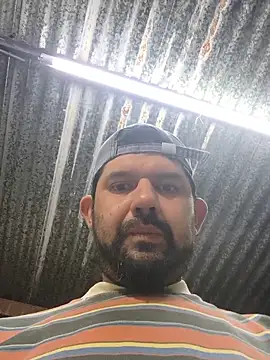 viclor99 Show in webcam
