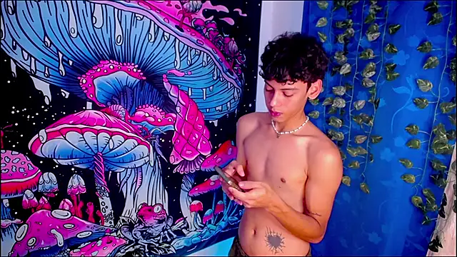 Thedoll_ethan7: онлайн-секс-чат