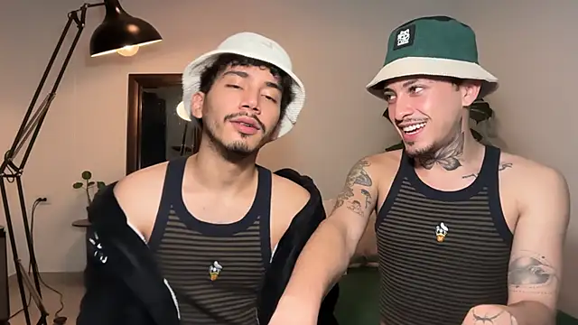 دردشة Noah_and_Steven الجنسية المباشرة