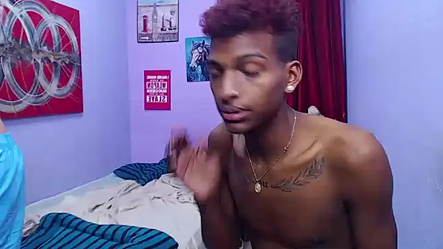 Chat XXX en directo de fuck_destroy