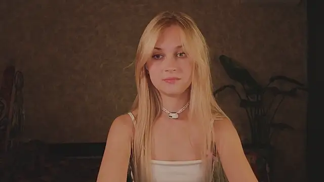 Chat +18 de EternalOphelia ao vivo