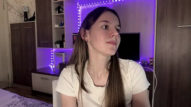 RinaRight__ élő XXX-chatje