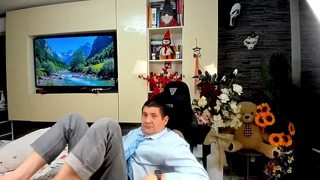 SpartacusDaddy48 élő XXX-chatje